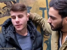 Allen king, douglas smith & thickcut95 follan a pelo en exteriores mature chinese well-pleased porn stars