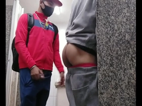 Dotado me fudeu no banheiro publico joyous korean hunk porn