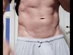 Le beau norik se branle jusqu'au jus sex porn japan gay