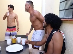 Churrasco, linguiça black, cerveja,  farofa e muito sexo! asian gay porn sites