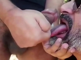 Dois suspeitos acabaram enrabando o policial no mato, com diego maldonato e sashay sem camisa asian teen careless porn