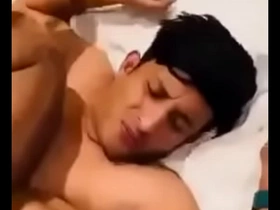 Este chacal viene a mi casa y me da una cogida scrub leche al final japanese gay porn websites