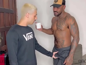 Fui pedir açúcar prostitute vizinho negão dotado e o putao me deu leite na garganta gay interracial porn chinese bottom