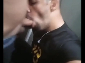 Chupei o pai do meu amigo no banheiro da smartfit chinese gay french porn