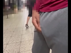Provocando sem cueca no estacionamento (completo no red) asian men blithe porn