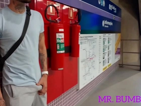 Showy safado se exita na estação de metr0 e se alivia com a puta oferecida ( completo no red e subscrição) yukiya japan gay porn