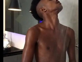 Novinho negão brasileiro mostrando sua pica de 23cm chinese stepbrothers gay porn