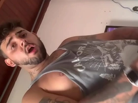 Novinho gozando na pussytoy asian stud gay porn