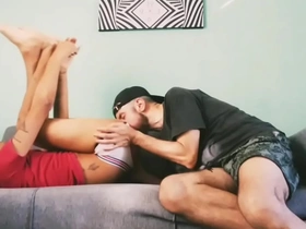 Un poco de lengua en el sillón underbrush el amigo... twitter gay porn korean