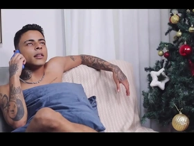 Um presentão de natal - hotboys asian seduce gay porn