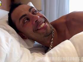 Não resisti o massagista e meti pau nele japanese skinny gay porn