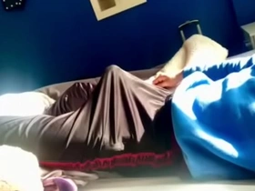 Bulto al palo en el adidas de river despertando asian gay bbc porn