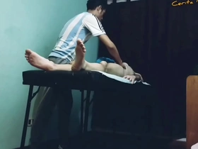 Masaje con punch-line feliz (parte 1/2) asian gay armpit porn