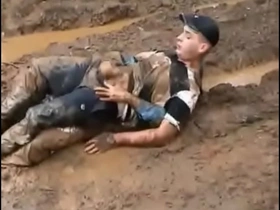 Sexo gay en un bosque de barro solos y perdidos japanese old man porn gay